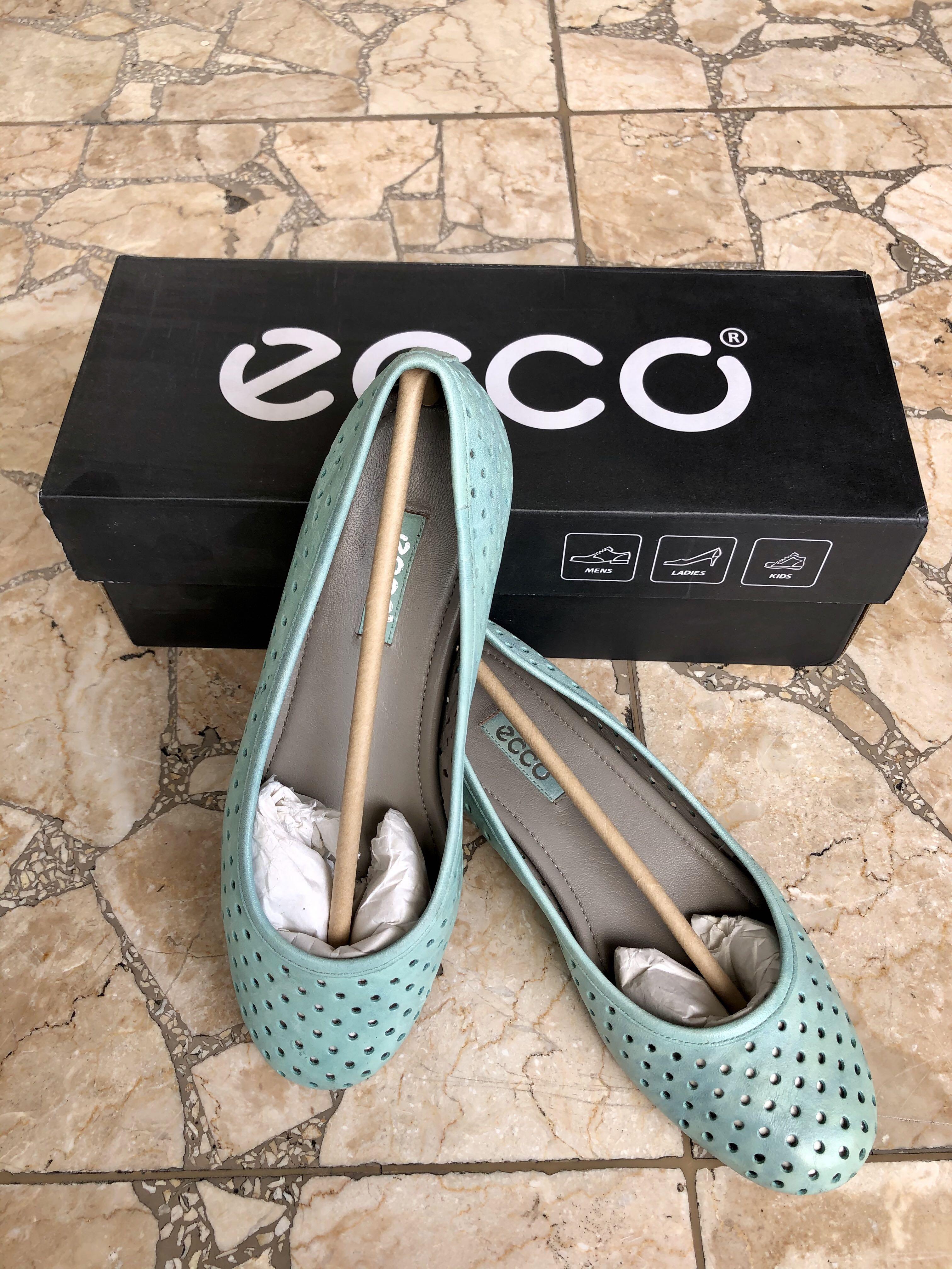 ecco flat shoes