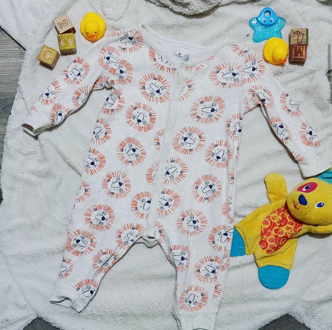 baby gap sleepsuit