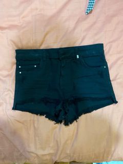 (Category: ) located in . Submitted by _sister_ (Listing ID 1004758248, Image 1). Description: .