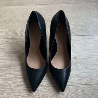 BLACK HEELS SZ 8(fits 7.5) FROM SPRING