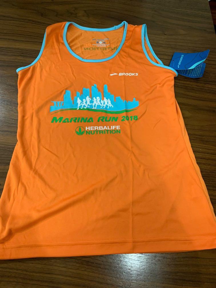 brooks running tank