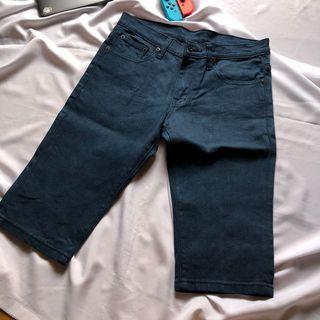Celana selutut jeans biru tua