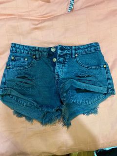 (Category: ) located in . Submitted by _sister_ (Listing ID 1004758627, Image 1). Description: .
