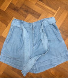 (Category: ) located in . Submitted by mintlylavender (Listing ID 1004773957, Image 1). Description: .