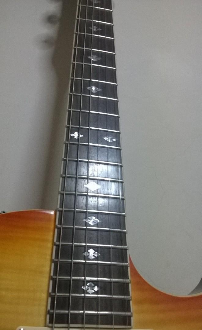 Xaviere guitar les store paul
