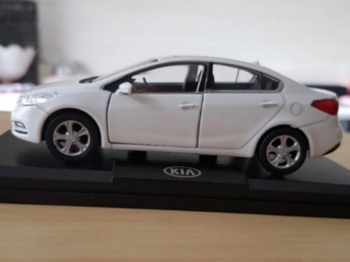 Kia deals forte diecast