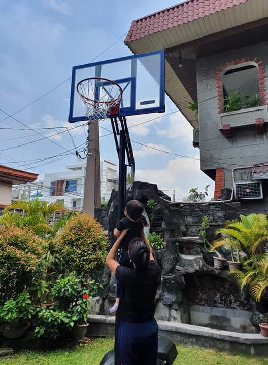 Lifetime Portable Basketball Hoop System Full Size 7 5 Ft 10ft Sports Other Sports Equipment On Carousell