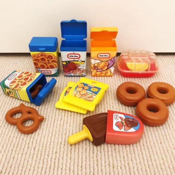 LITTLE TIKES Vintage Kitchen + Big Lot Of Matching Play Food, Hobbies