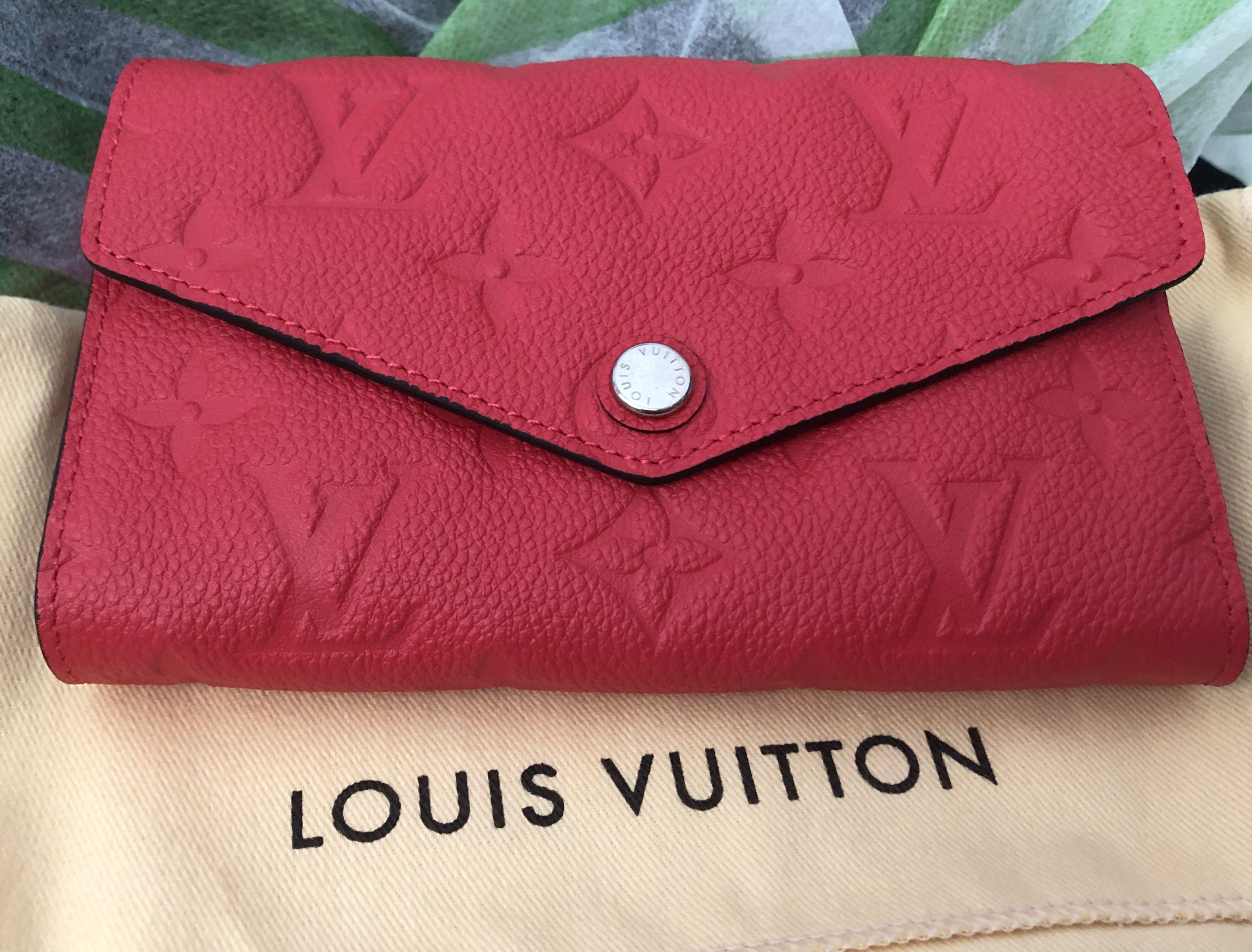 LOUIS VUITTON REVIEW: Compact Curieuse Wallet 