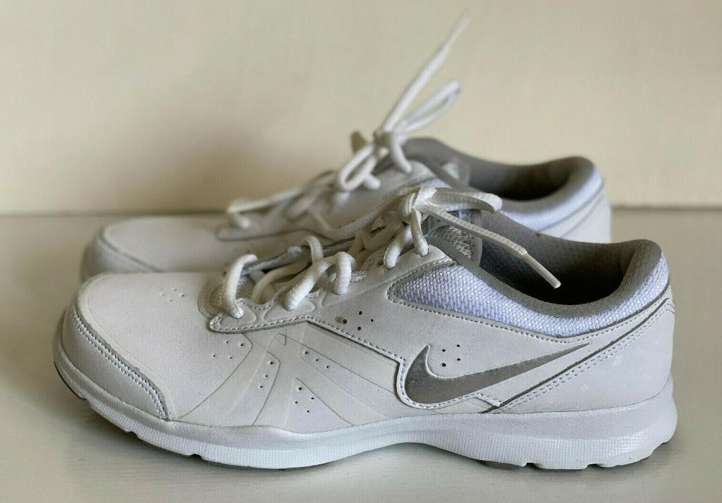 Nike core motion tr 2 white online