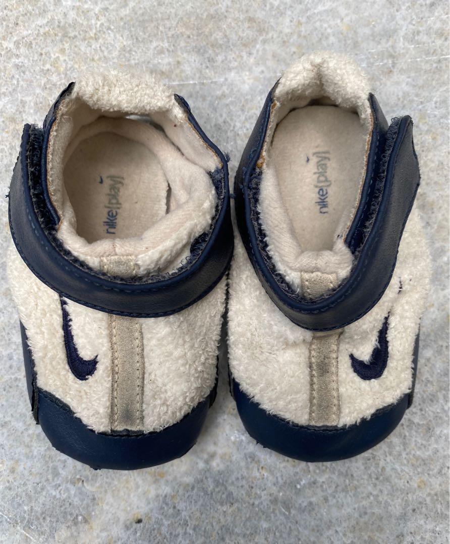 nike play baby shoes