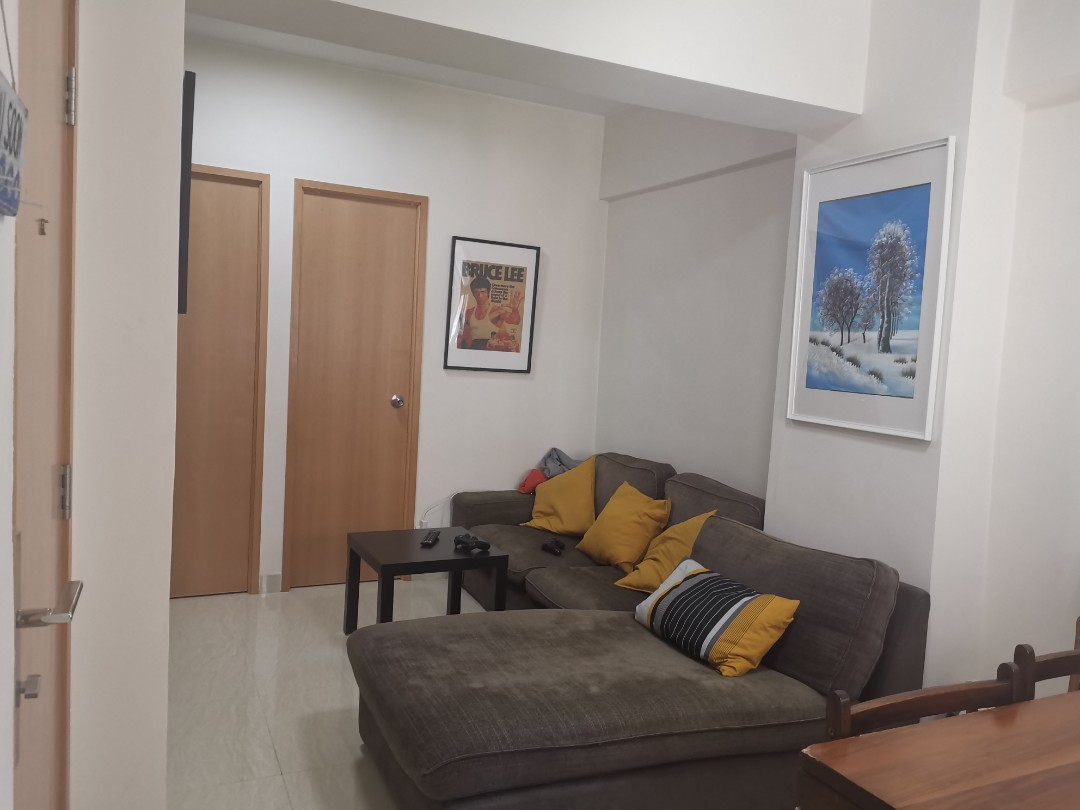 Break lease 1 double bedroom room on share apartment in Kennedy Town 堅尼地城唐樓一房短租