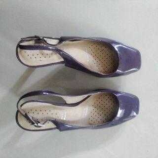 #hariraya50 Rockport purple heel