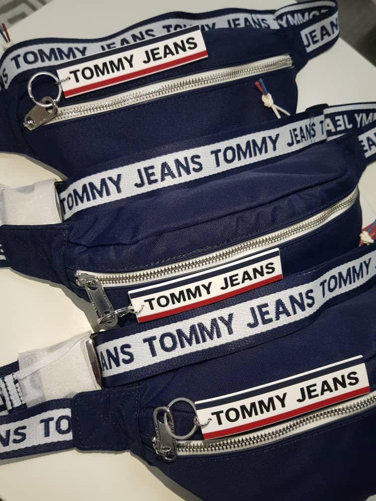 tommy jeans fanny pack