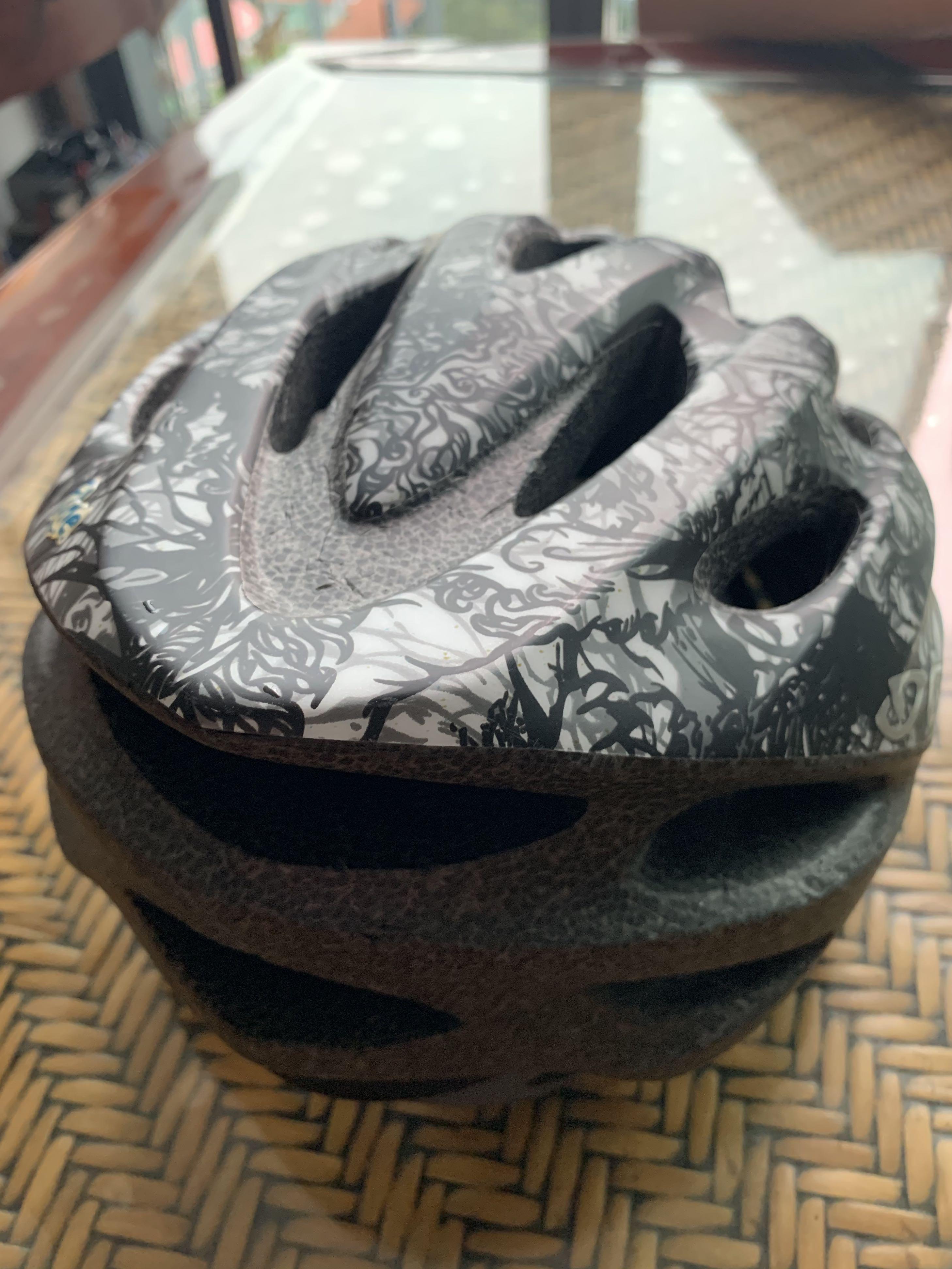 Used GIRO Flume Youth Helmet Sports Equipment Bicycles Parts Parts Accessories on Carousell
