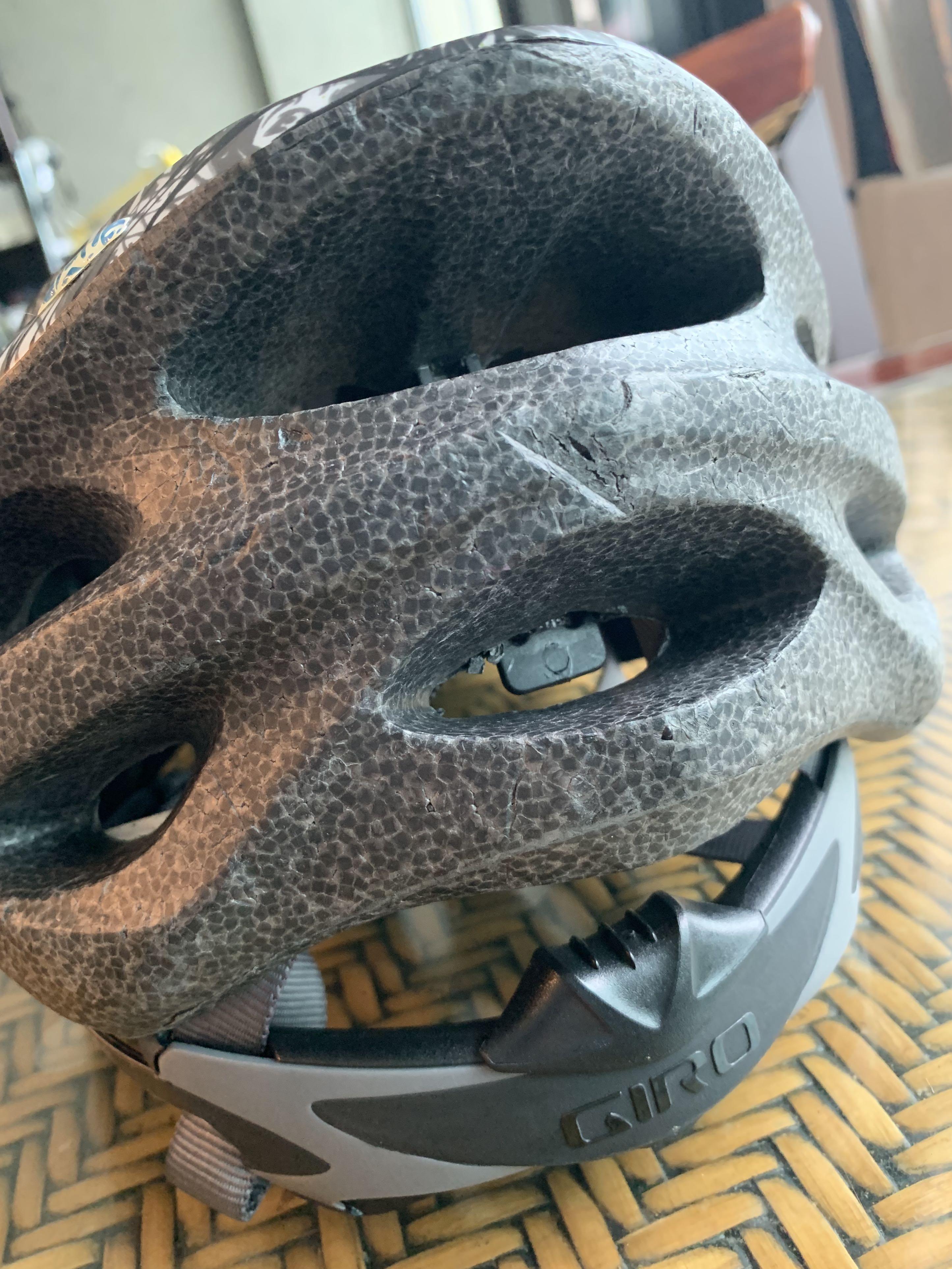 Giro flume youth helmet best sale