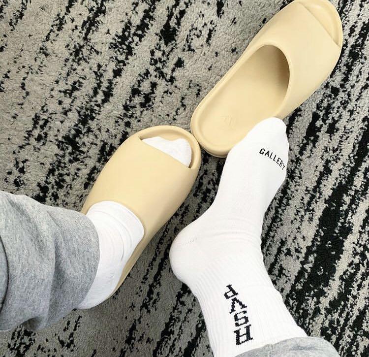 Yeezy Slide Resin in 2020 Yeezy Yeezy sneakers Resin Pinterest