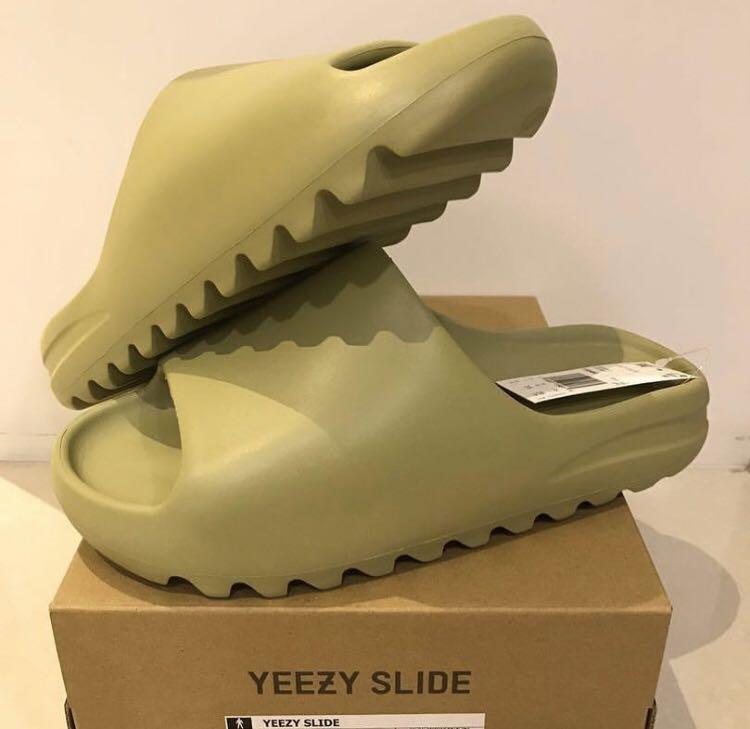 Adidas Yeezy Slides EARTH BROWN WITH SIZING.