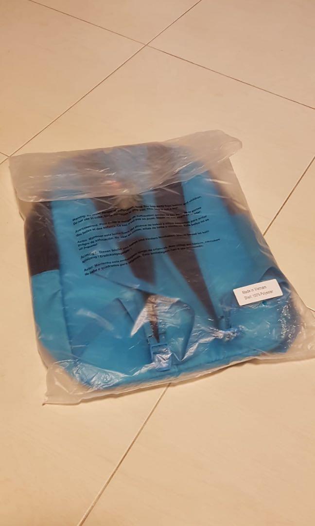 Backpack (Category: Laptop Bags & Sleeves) located in Singapore. Submitted by vincentdaniel (Listing ID 1004843984, Image 3). Description: New Under Armour back back.