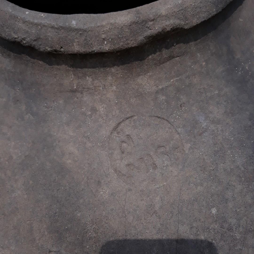 Big old water jar (Category: Pitchers & Dispensers) located in Quezon City. Submitted by lobaman (Listing ID 1004980116, Image 3). Description: A very nice old water jug for your garden..