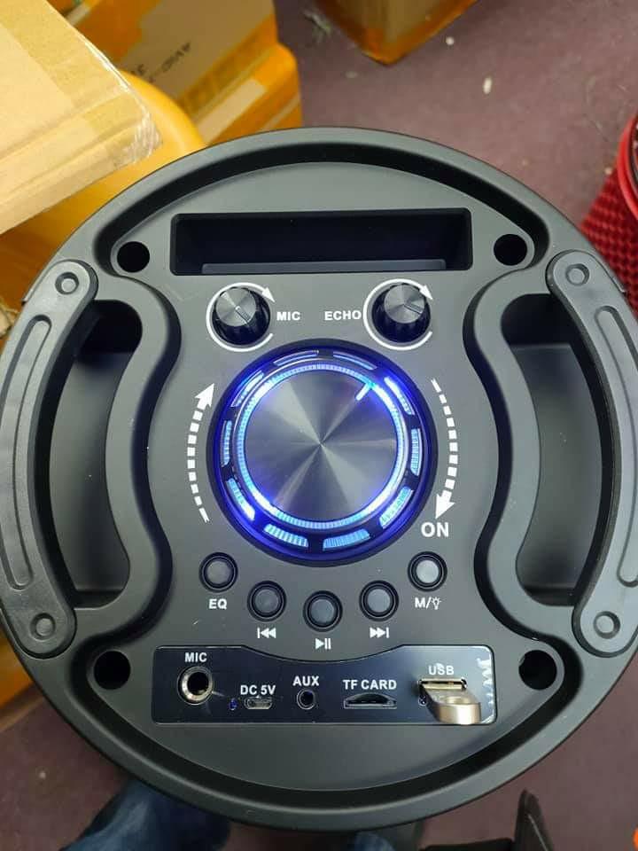 Bluetooth speaker (Category: Auto Accessories) located in Johor Bahru. Submitted by mr.mg (Listing ID 1004938528, Image 2). Description: SPEAKER BLUETOOTH SPEAKER MIC TF CARD AUX USB PRICE RM240 COD JOHOR BAHRU POSTAGE RM10 CALL / WHATSAPP +60177210024.