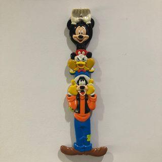 Garukan Punggung Disney