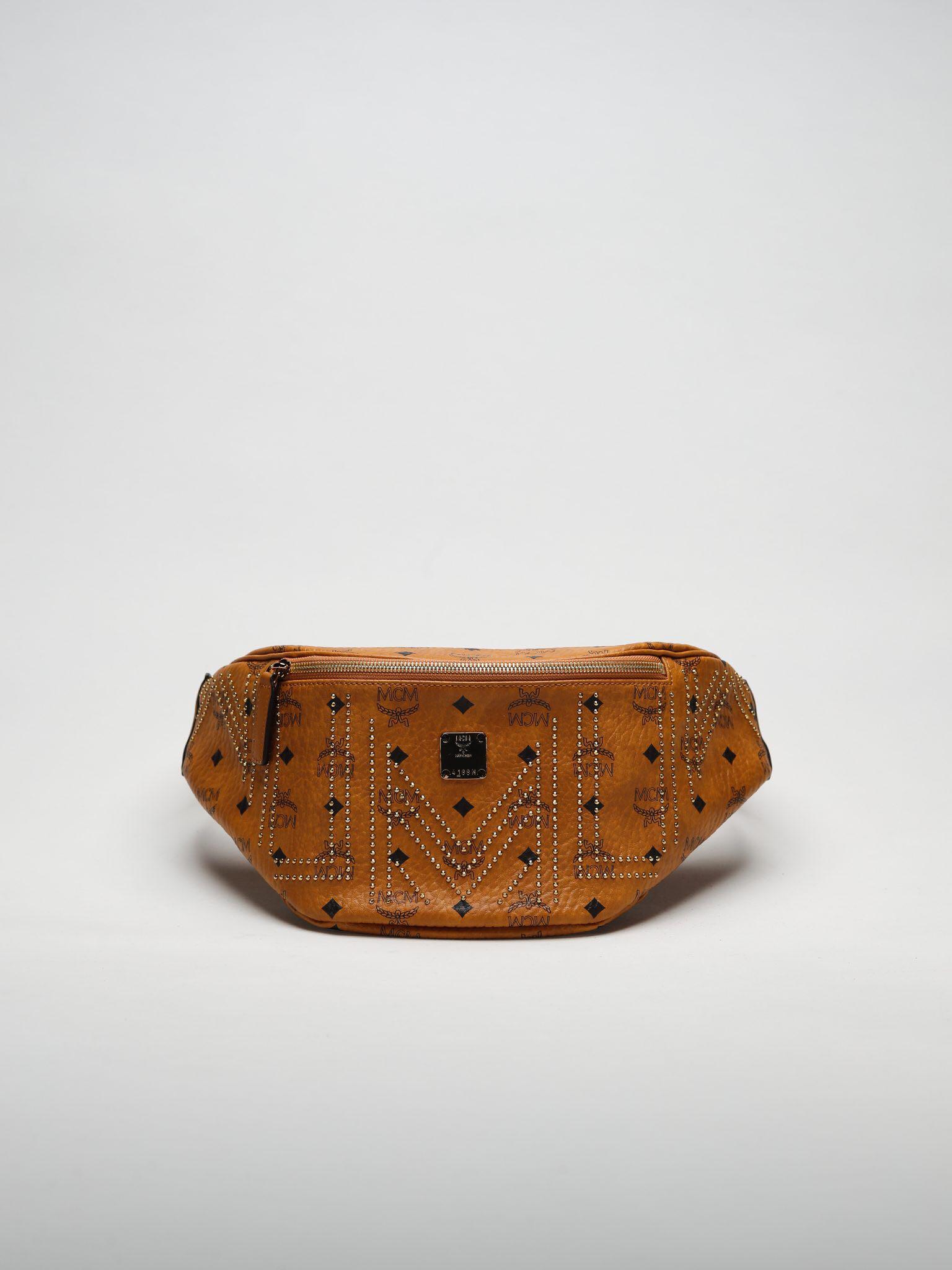 Stark belt bag in visetos top
