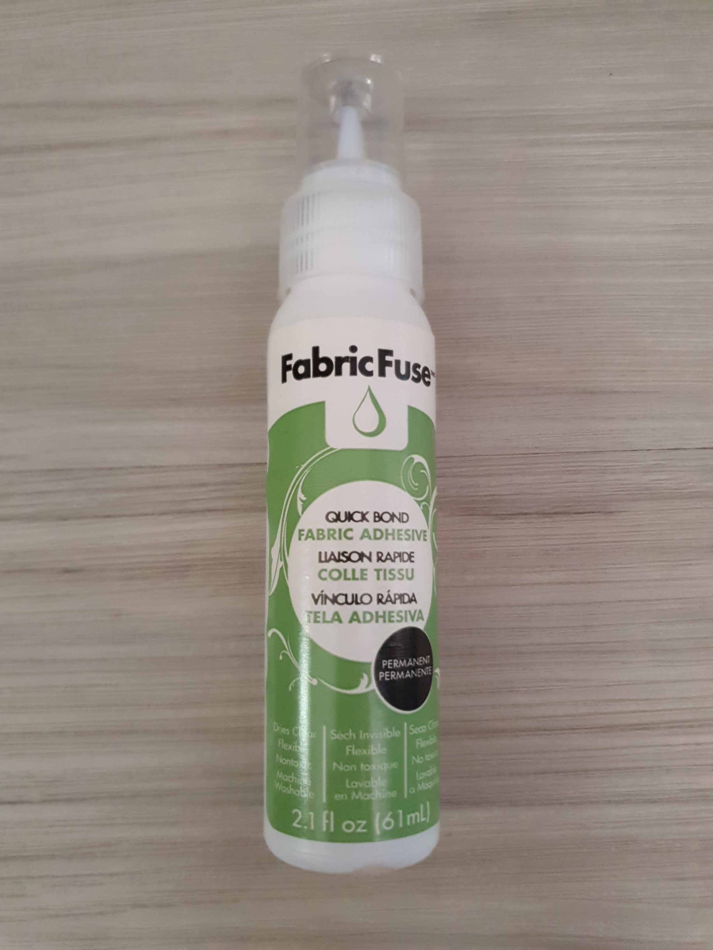 Spotlight Fabric Fuse Quick Bond Fabric Adhesive 61ml, Hobbies & Toys