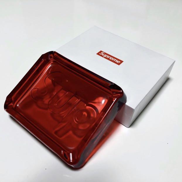 SUPREME DEBOSSED GLASS ASHTRAY 20SS RED 
