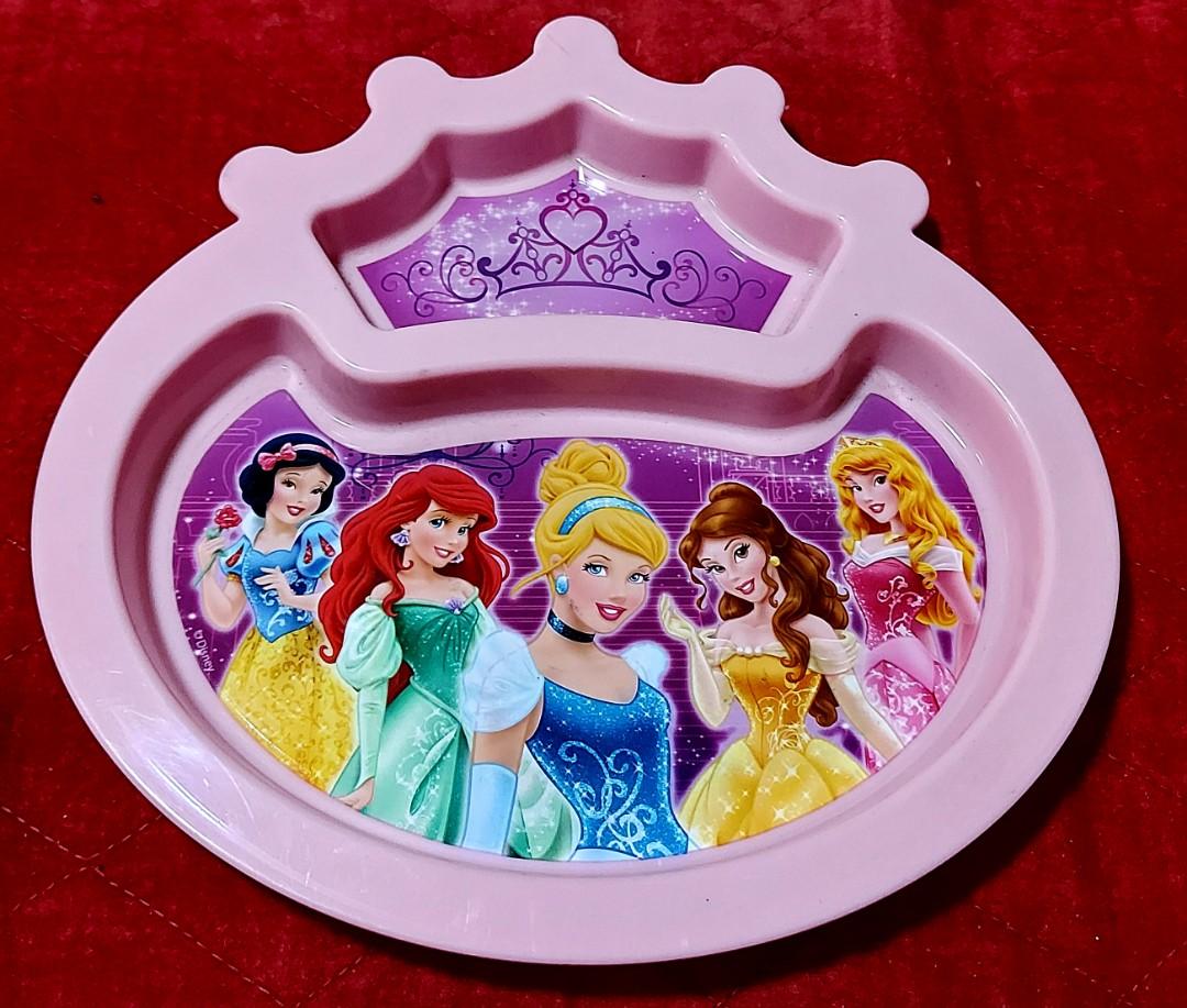 The first years plate (Category: Weaning & Toddler Feeding) located in Quezon City. Submitted by kryshnanzyanna (Listing ID 1004811679, Image 1). Description: The first years plate microwave-safe dishwasher-safe.