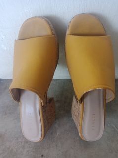 (Category: ) located in . Submitted by fevercloset (Listing ID 1004818154, Image 1). Description: .