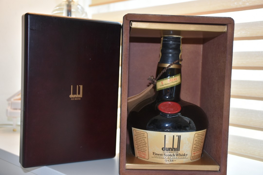 90年代Dunhill Whisky 750ml 登喜路威士纪（木盒）送禮大方，收藏有價