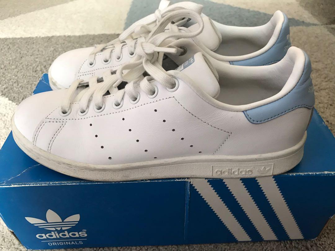 Stan smith powder best sale blue