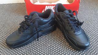 Black Nike Air Max