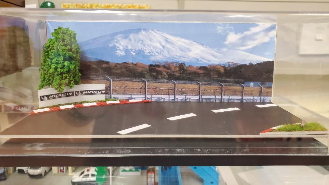 賽道場景display Box 連3背景 玩具 遊戲類 玩具 Carousell