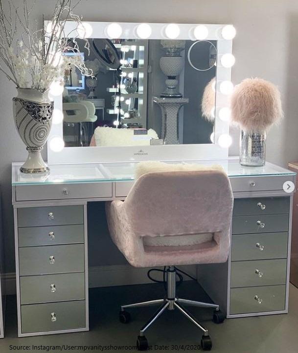 Slaystation hotsell vanity table