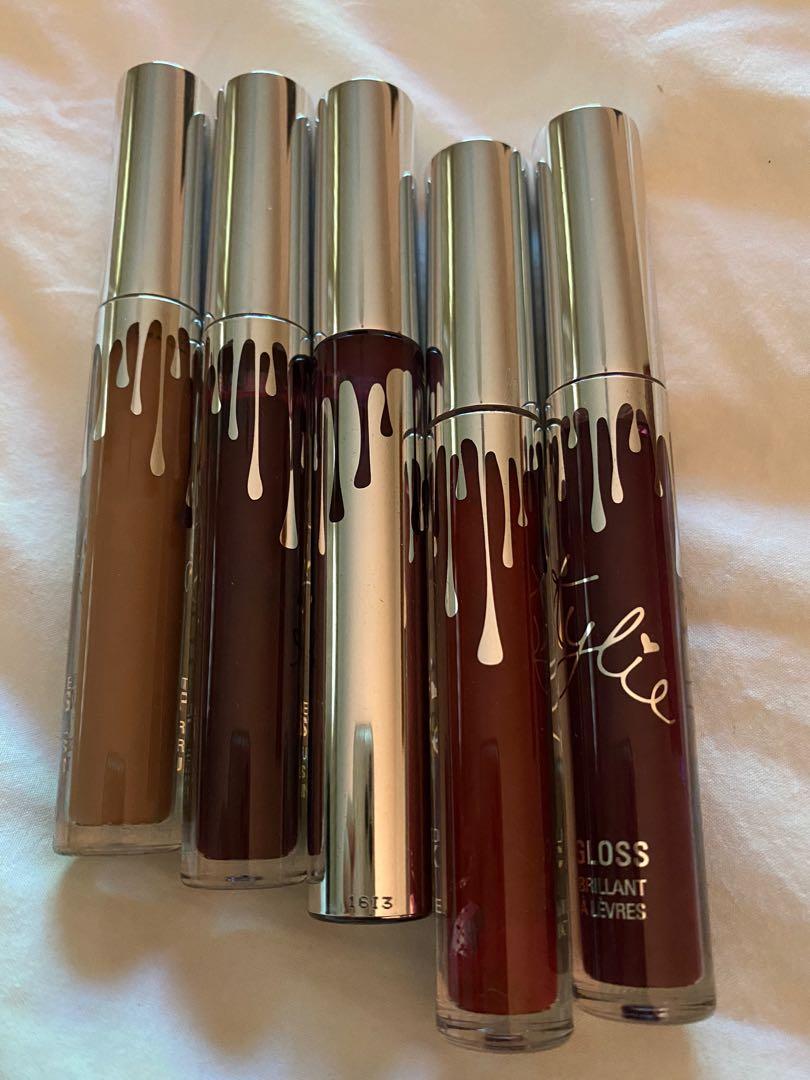 Kylie matte liquid lipstick (Category: Makeup) located in Makati City. Submitted by mnlbeautyboutique (Listing ID 1005060474, Image 1). Description: Brand new Php600 EACH plus SF Shades available Brown sugar Vixen Kourt K Merry Jolly (gloss) Guaranteed authentic Buy all for Php2600 .