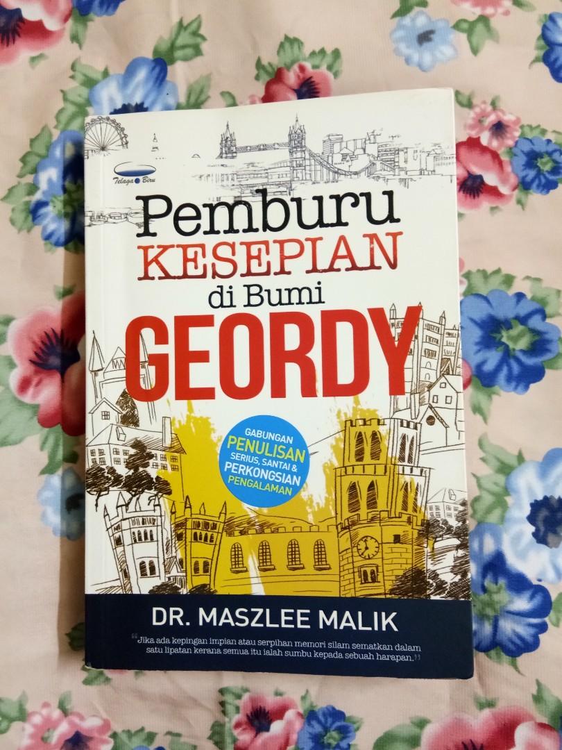 Telaga Biru Pemburu Kesepian Di Bumi Geordy Books Stationery Books On Carousell