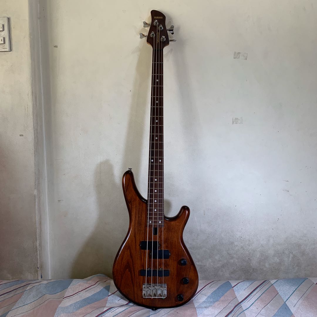 YAMAHA Motion Bass Guitar MB - 40 Brown, Hobbies & Toys, Music
