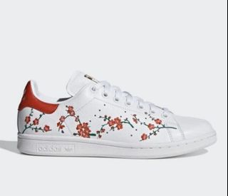500 affordable stan smith adidas women For Sale Sneakers Carousell Singapore