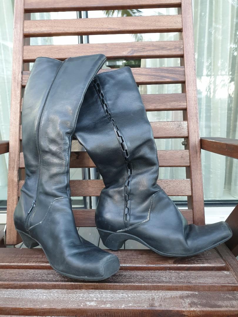 clark black leather boots