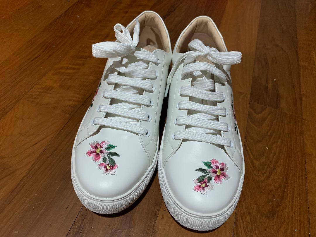 White shoes cheap with embroidered flowers