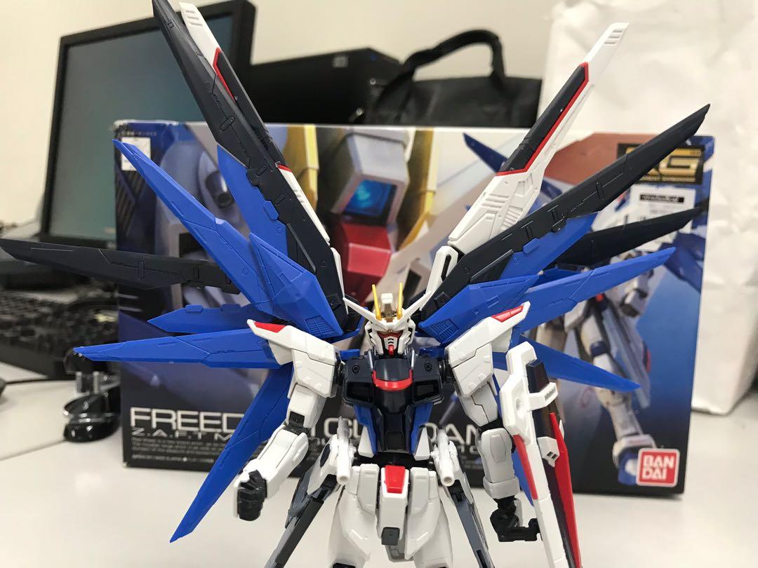 Freedom Gundam (Category: Gundam & Model Kits) located in Quezon City. Submitted by tkmarl (Listing ID 1005300028, Image 3). Description: 💯Original and bandai model 💯 good as new. With gundam case .