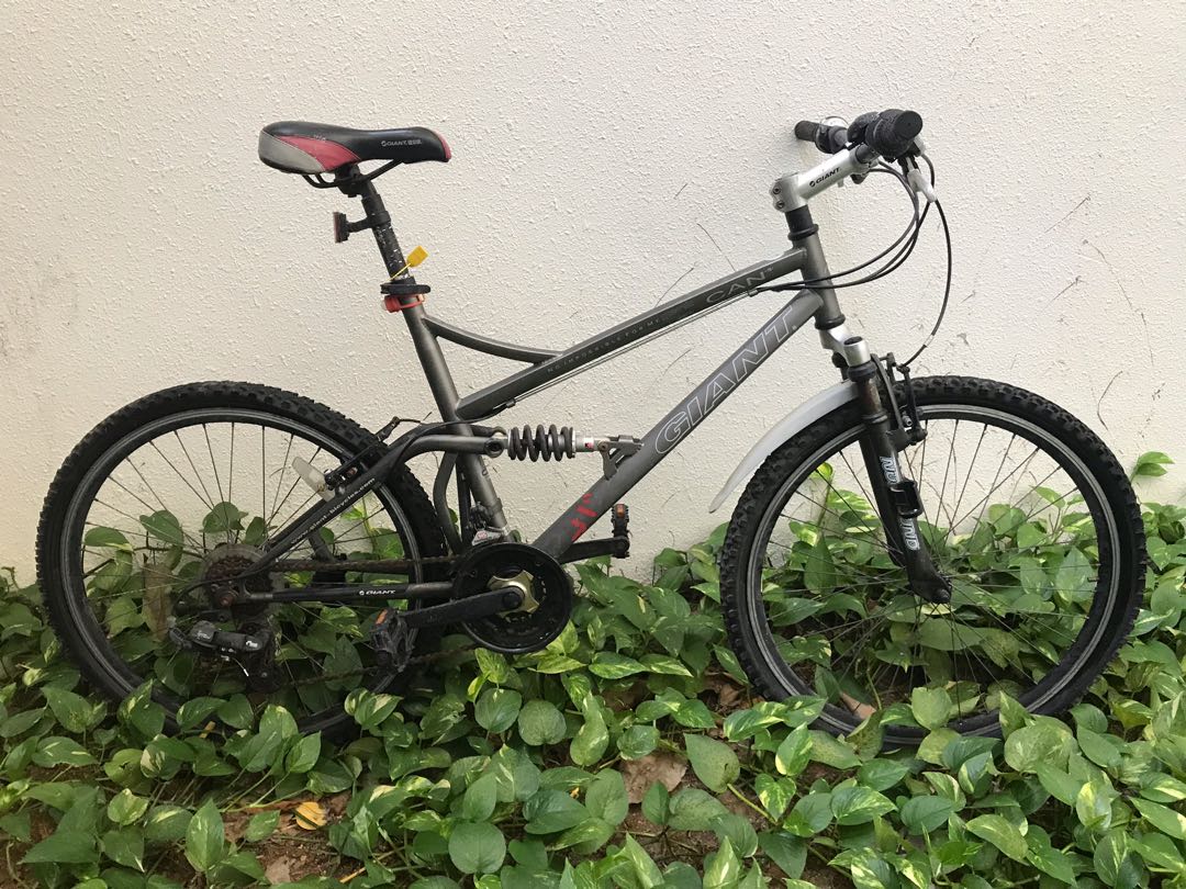 Giant Mountain Bicycle, Sports Equipment, Bicycles & Parts, Bicycles on