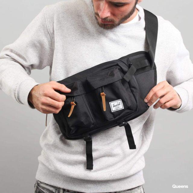 herschel eighteen sling bag