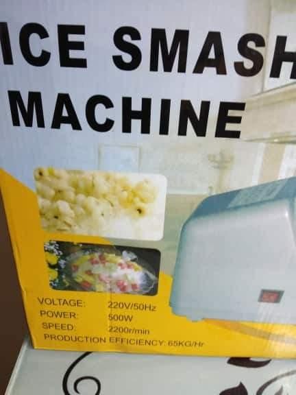 Ice Smashing Machine (Category: Coffee Machines & Makers) located in Manila. Submitted by annafinds (Listing ID 1005324638, Image 2). Description: Ice Smashing Machine 500Watts "Powerful 500w motor and stainless steel blades Comes with stainless steel bowl Great for crushing big ice to shaved ice for halo-halo or ice crumble Non-rust, safe, and environment-friendly Simple and convenient" "Treat yourself with your favorite frozen delights, anytime