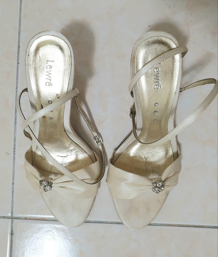 Lewre wedding shoes top