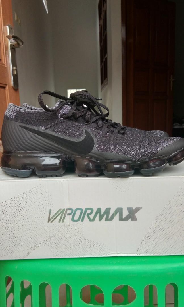 vapormax 1.0 triple black