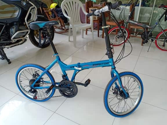 Phantom store folding bike