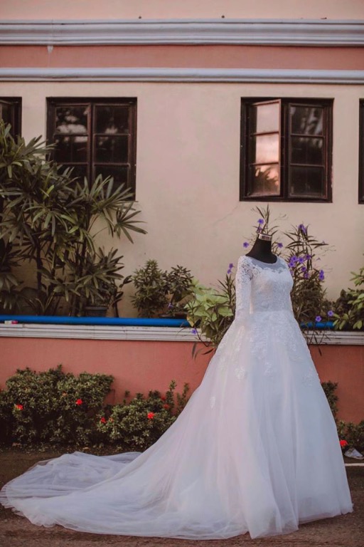 wedding gown long tail